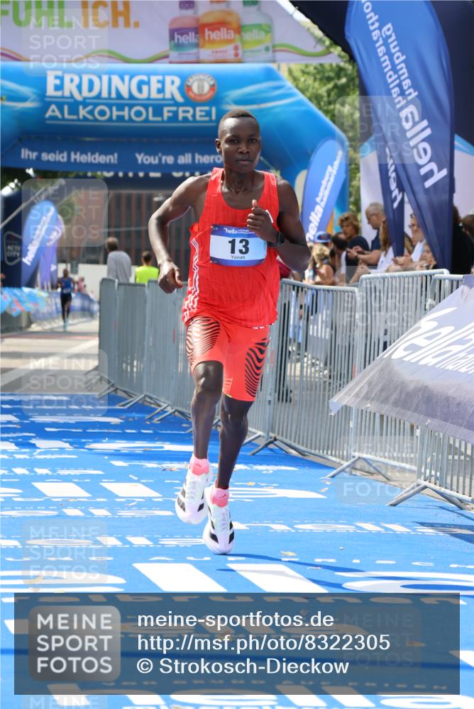 29.06.2025 - hella hamburg halbmarathon Strokosch-Dieckow http://msf.ph/oto/8322305 29.06.2025 10:03:53 Ziel 13 meine-sportfotos.de