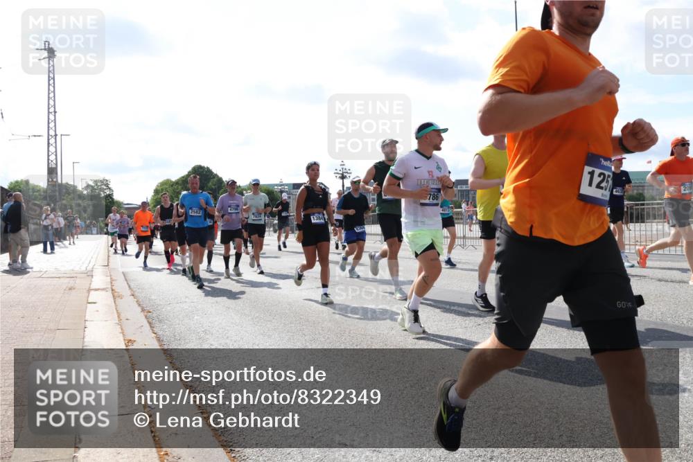 29.06.2025 - hella hamburg halbmarathon Lena Gebhardt http://msf.ph/oto/8322349 29.06.2025 10:00:08 Lombardsbrücke 7717, 2582, 4796, 7824, 1384, 786, 4013, 125, 2099, 1006, 1019, 1125, 1180, 1239, 1264, 1526, 1834, 1914, 1955, 2027, 2086, 2099, 2159, 2346, 2348, 2364, 2447, 2582, 2584, 2606, 2652, 2676, 2677, 2730, 2910, 3177, 3181, 3279, 3319, 3836, 3861, 3898, 4013, 4231, 4594, 4632, 4772, 4796, 4813, 4940, 5015, 5134, 5272, 5277, 5341, 5728, 6082, 6084, 6104, 6174, 6201, 6202, 6220, 6260, 6462, 6470, 6581, 6587, 8330, 10031, 11568, 11844 meine-sportfotos.de