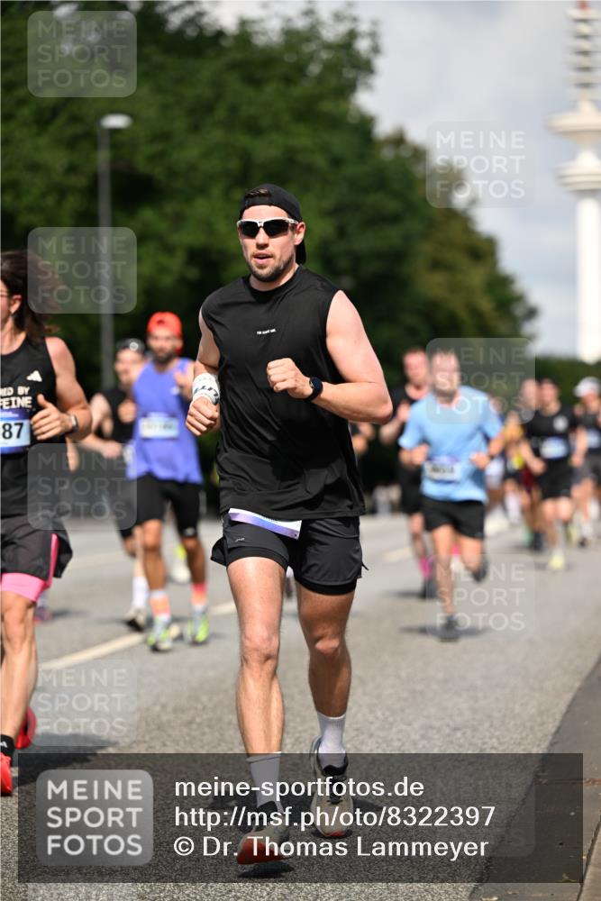 29.06.2025 - hella hamburg halbmarathon Dr. Thomas Lammeyer http://msf.ph/oto/8322397 29.06.2025 09:55:33 Kennedybrücke 1312, 1353, 1569, 1763, 2653, 2880, 3437, 3618, 3697, 4991, 5014, 5047, 5129, 5231, 5690, 5987, 6490, 6700, 6770, 8074, 8359, 8900, 9358, 9547, 9659, 10319, 10480, 10978, 11021, 11062 meine-sportfotos.de