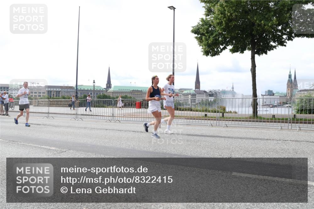 29.06.2025 - hella hamburg halbmarathon Lena Gebhardt http://msf.ph/oto/8322415 29.06.2025 10:22:58 Lombardsbrücke 1547, 1029, 1853, 2294, 2479, 2766, 2886, 3003, 3029, 3034, 3430, 3511, 3600, 3601, 4190, 4266, 4793, 4969, 5223, 5343, 5629, 5798, 6578, 6784, 6785, 6826, 6849, 6899, 7188, 7190, 7266, 7276, 7529, 7891, 7925, 8355, 8687, 8688, 8716, 8918, 8920, 8931, 9133, 9256, 9301, 9877, 9913, 10205, 10826, 12025, 12073, 12190, 12265, 13560, 13921, 14041, 14338, 14525, 14801, 16416, 16558, 17099, 17299 meine-sportfotos.de