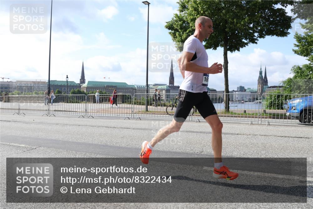 29.06.2025 - hella hamburg halbmarathon Lena Gebhardt http://msf.ph/oto/8322434 29.06.2025 09:48:13 Lombardsbrücke 16, 1164, 1290, 1385, 1505, 1562, 1710, 1743, 2196, 2296, 2714, 2767, 3959, 4602, 4860, 5091, 5092, 5315, 6684, 6829, 6990, 7884, 8362, 8901, 8933, 9178, 9944, 10384, 10404, 10793, 10900, 10968, 11202, 11227, 11620, 11745, 11929, 12051, 12290, 12462, 12488, 12514, 12865, 12916, 13483, 13514, 13595, 13798, 13854, 13975, 14387, 14601, 14875, 14908, 14934, 14952, 15015, 15261, 15415, 15701, 15931, 15959, 15965, 16119, 16158, 16964 meine-sportfotos.de
