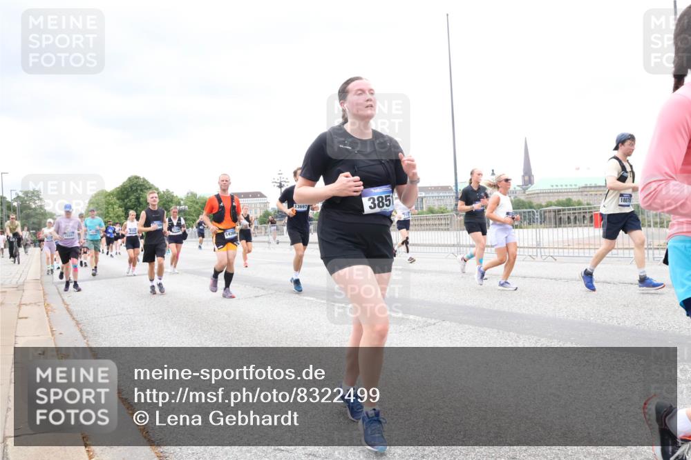 29.06.2025 - hella hamburg halbmarathon Lena Gebhardt http://msf.ph/oto/8322499 29.06.2025 10:57:29 Lombardsbrücke 15041, 14366, 13697, 385, 1123, 1242, 1248, 1265, 1643, 2041, 2370, 2567, 2871, 3191, 3195, 3385, 3388, 3433, 3470, 3723, 3750, 3851, 3954, 4086, 4106, 4180, 4197, 4241, 4485, 4521, 4611, 4830, 4998, 5057, 5117, 5316, 5632, 5639, 5736, 5738, 6053, 6827, 6832, 6857, 6916, 6981, 7172, 7592, 7720, 7728, 7787, 7964, 8035, 8039, 8159, 8224, 8287, 8386, 8540, 8546, 8552, 8679, 8708, 8851, 8853, 8873, 9059, 9110, 9233, 9298, 9299, 9318, 9496, 9613 meine-sportfotos.de