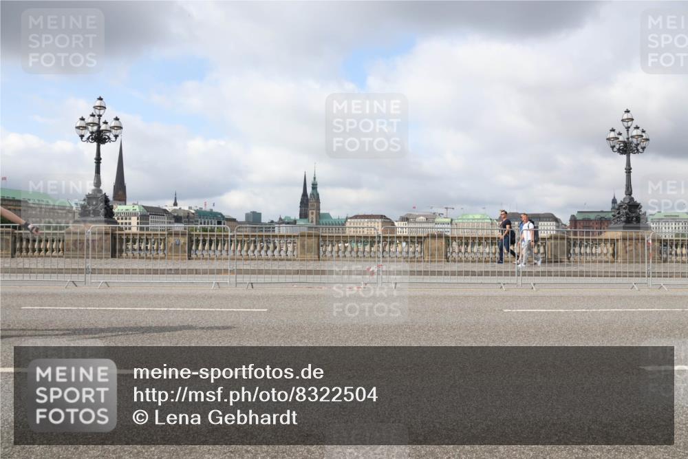 29.06.2025 - hella hamburg halbmarathon Lena Gebhardt http://msf.ph/oto/8322504 29.06.2025 09:08:09 Lombardsbrücke  meine-sportfotos.de