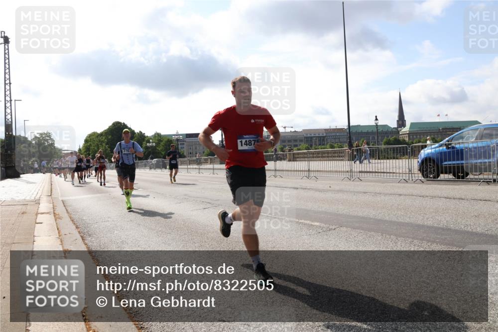 29.06.2025 - hella hamburg halbmarathon Lena Gebhardt http://msf.ph/oto/8322505 29.06.2025 09:48:14 Lombardsbrücke 14875, 1164, 1290, 1385, 1505, 1562, 1710, 1743, 2196, 2296, 2714, 2767, 3959, 4602, 4860, 5091, 5092, 5315, 5709, 6684, 6829, 6990, 7884, 8362, 8901, 8933, 9178, 9944, 10384, 10404, 10793, 10852, 10900, 10968, 11202, 11227, 11620, 11745, 11929, 12051, 12290, 12462, 12488, 12514, 12865, 12916, 13483, 13514, 13595, 13798, 13854, 13975, 14387, 14601, 14875, 14908, 14934, 14952, 15015, 15261, 15415, 15701, 15931, 15959, 15965, 16119, 16158, 16964 meine-sportfotos.de