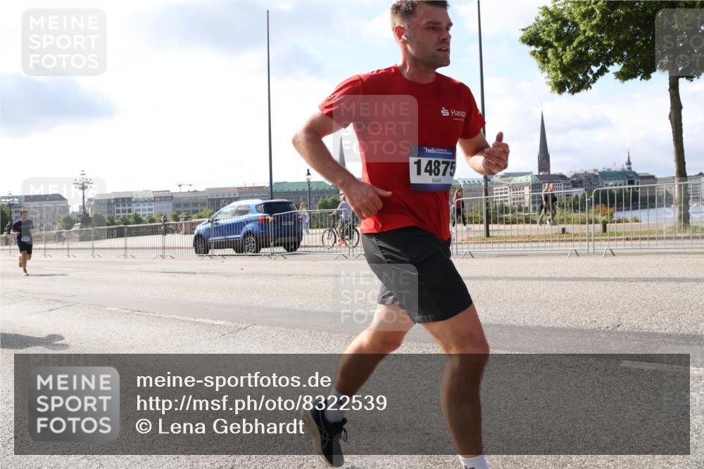 29.06.2025 - hella hamburg halbmarathon Lena Gebhardt http://msf.ph/oto/8322539 29.06.2025 09:48:15 Lombardsbrücke 1933, 14875, 1164, 1290, 1385, 1505, 1562, 1710, 1743, 2196, 2296, 2714, 2767, 3959, 4602, 4860, 5091, 5092, 5315, 5554, 5709, 6684, 6829, 6990, 7884, 8362, 8901, 8933, 9178, 9403, 9944, 10384, 10404, 10793, 10852, 10900, 11202, 11227, 11620, 11745, 11929, 12051, 12290, 12462, 12488, 12514, 12865, 12916, 13483, 13514, 13595, 13798, 13854, 13975, 14387, 14601, 14875, 14908, 14934, 14952, 15015, 15261, 15415, 15701, 15931, 15959, 15965, 16119, 16158, 16964 meine-sportfotos.de