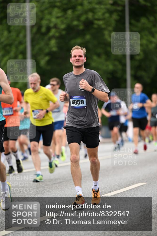 29.06.2025 - hella hamburg halbmarathon Dr. Thomas Lammeyer http://msf.ph/oto/8322547 29.06.2025 10:39:21 Kennedybrücke 1417, 1497, 1821, 1849, 2265, 2482, 3130, 3170, 3409, 3958, 4333, 4564, 4696, 4884, 5027, 5793, 6335, 6365, 6379, 6397, 6571, 6746, 6803, 6859, 7020, 7386, 7733, 8249, 8369, 9164, 9248, 9342, 10335, 10358, 10393, 10464, 10606, 11320 meine-sportfotos.de