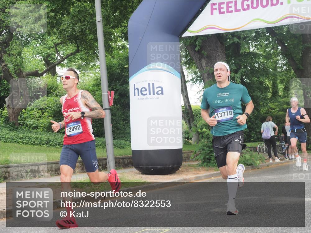 29.06.2025 - hella hamburg halbmarathon KatJ http://msf.ph/oto/8322553 29.06.2025 10:16:39 Zwischen KM18-KM19 7380 meine-sportfotos.de
