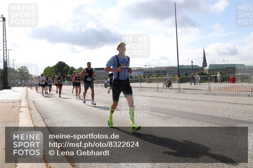 29.06.2025 - hella hamburg halbmarathon Lena Gebhardt http://msf.ph/oto/8322624 29.06.2025 09:48:16 Lombardsbrücke 10793, 15959, 2767, 1164, 1290, 1385, 1505, 1562, 1710, 1743, 2196, 2296, 2714, 2767, 3959, 4602, 4860, 5091, 5092, 5315, 5554, 5709, 6684, 6829, 6990, 7884, 8362, 8933, 9178, 9403, 9944, 10384, 10404, 10793, 10852, 10900, 11202, 11227, 11620, 11745, 11929, 12051, 12290, 12462, 12488, 12514, 12865, 12916, 13483, 13514, 13595, 13798, 13854, 13975, 14387, 14601, 14875, 14908, 14934, 14952, 15015, 15261, 15415, 15701, 15931, 15959, 15965, 16119, 16158, 16964 meine-sportfotos.de