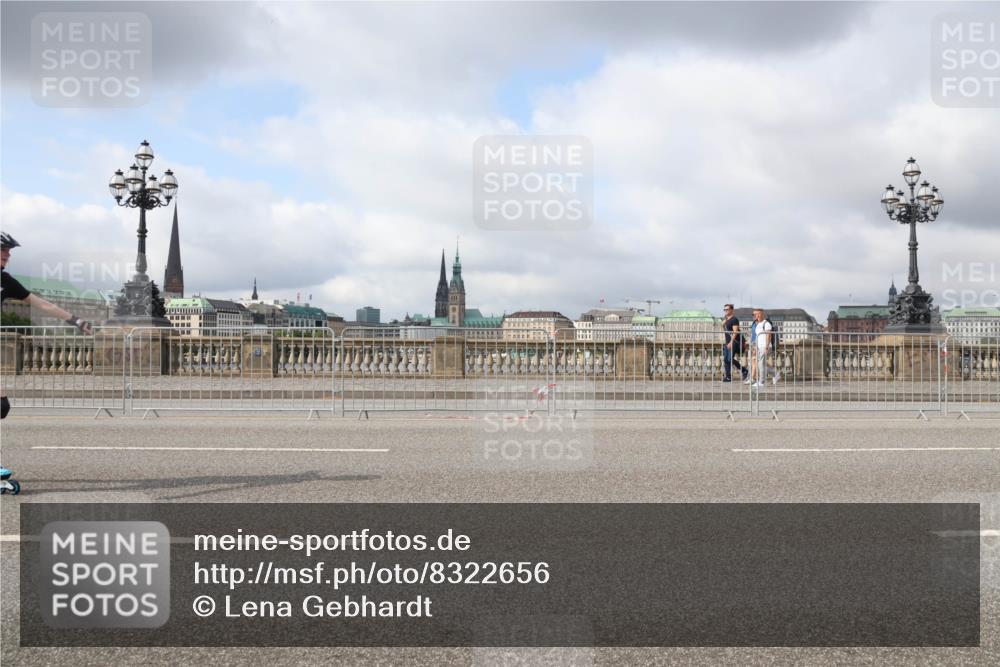 29.06.2025 - hella hamburg halbmarathon Lena Gebhardt http://msf.ph/oto/8322656 29.06.2025 09:08:09 Lombardsbrücke  meine-sportfotos.de