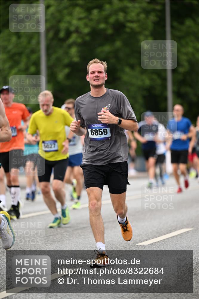 29.06.2025 - hella hamburg halbmarathon Dr. Thomas Lammeyer http://msf.ph/oto/8322684 29.06.2025 10:39:21 Kennedybrücke 1417, 1497, 1821, 1849, 2265, 2482, 3130, 3170, 3409, 3958, 4333, 4564, 4696, 4884, 5027, 5793, 6335, 6365, 6379, 6397, 6571, 6746, 6803, 6859, 7020, 7386, 7733, 8249, 8369, 9164, 9248, 9342, 10335, 10358, 10393, 10464, 10606, 11320 meine-sportfotos.de