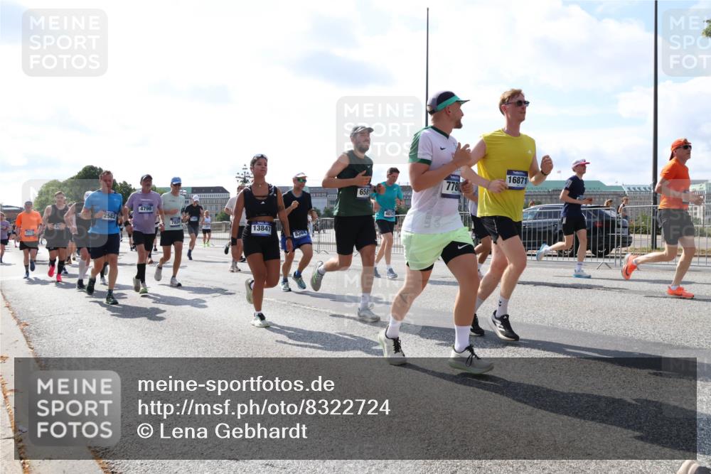 29.06.2025 - hella hamburg halbmarathon Lena Gebhardt http://msf.ph/oto/8322724 29.06.2025 10:00:08 Lombardsbrücke 7717, 2582, 4796, 7824, 13847, 8364, 6581, 4013, 778, 16871, 1006, 1019, 1125, 1180, 1239, 1264, 1526, 1834, 1914, 1955, 2027, 2086, 2099, 2159, 2346, 2348, 2364, 2447, 2582, 2584, 2606, 2652, 2676, 2677, 2730, 2910, 3177, 3181, 3279, 3319, 3836, 3861, 3898, 4013, 4231, 4594, 4632, 4772, 4796, 4813, 4940, 5015, 5134, 5272, 5277, 5341, 5728, 6082, 6084, 6104, 6174, 6201, 6202, 6220, 6260, 6462, 6470, 6581, 6587, 8330, 10031, 11568, 11844 meine-sportfotos.de
