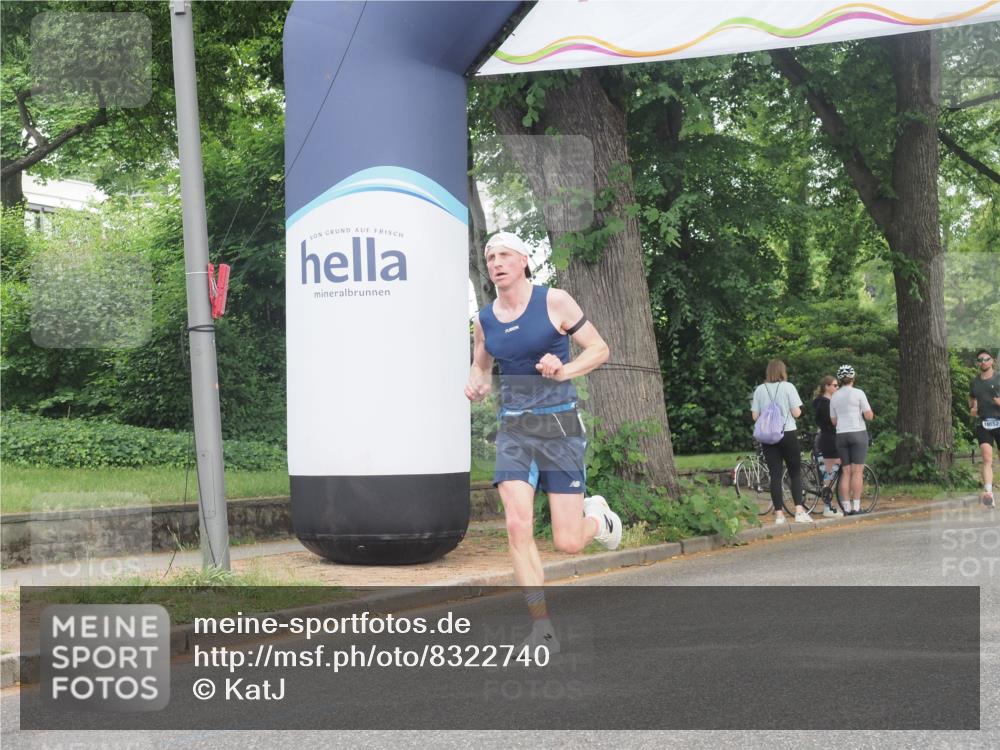 29.06.2025 - hella hamburg halbmarathon KatJ http://msf.ph/oto/8322740 29.06.2025 10:16:40 Zwischen KM18-KM19 7380 meine-sportfotos.de