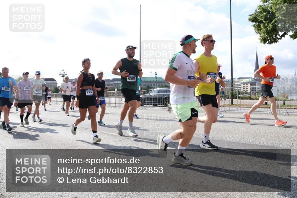 29.06.2025 - hella hamburg halbmarathon Lena Gebhardt http://msf.ph/oto/8322853 29.06.2025 10:00:09 Lombardsbrücke 2582, 4796, 7824, 1384, 6581, 16971, 209, 1006, 1019, 1125, 1180, 1239, 1264, 1526, 1834, 1914, 1955, 2027, 2086, 2099, 2159, 2346, 2348, 2364, 2447, 2582, 2584, 2606, 2652, 2676, 2677, 2730, 2910, 3042, 3177, 3181, 3319, 3836, 3861, 3898, 4013, 4231, 4419, 4594, 4632, 4772, 4796, 4813, 4940, 5015, 5134, 5272, 5277, 5341, 5728, 6082, 6084, 6104, 6174, 6201, 6202, 6220, 6260, 6462, 6470, 6581, 6587, 8330, 10031, 11568, 11844 meine-sportfotos.de