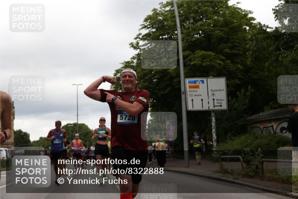 29.06.2025 - hella hamburg halbmarathon Yannick Fuchs http://msf.ph/oto/8322888 29.06.2025 10:51:17 20KM 1200, 1239, 1387, 1563, 1715, 1719, 1972, 2282, 2417, 2652, 3575, 4261, 5015, 5134, 5391, 5457, 5458, 5728, 6720, 6892, 7159, 7269, 8744, 9577, 10383, 10408, 11043, 11832, 12144, 12509, 12773, 12774, 13245, 13376, 13523, 13664, 14361, 14737, 14881, 14951, 15090, 15110, 15125, 15189, 15220, 15349, 15664, 16093, 16418, 16830, 16909, 17201, 17758, 17769, 17828, 17848, 18388 meine-sportfotos.de