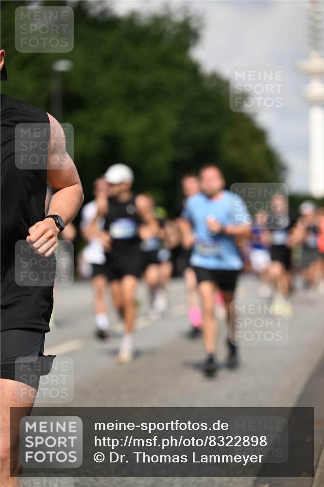 29.06.2025 - hella hamburg halbmarathon Dr. Thomas Lammeyer http://msf.ph/oto/8322898 29.06.2025 09:55:35 Kennedybrücke 1312, 1353, 1569, 1763, 2653, 2880, 3437, 3618, 3697, 4565, 4991, 5014, 5047, 5129, 5231, 5690, 5987, 6490, 6700, 6770, 8074, 8359, 8564, 8900, 9358, 9547, 9659, 10319, 10978, 11021, 11062 meine-sportfotos.de
