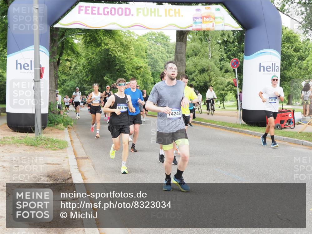 29.06.2025 - hella hamburg halbmarathon MichiJ http://msf.ph/oto/8323034 29.06.2025 10:37:26 Zwischen KM18-KM19 1216, 1381, 4261, 5978, 6712, 9695, 13159, 13225, 13688, 14012, 14248, 14526, 15523, 15620, 16403, 16731, 18064, 18370, 18489, 19020 meine-sportfotos.de