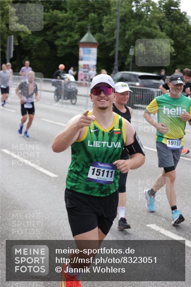 29.06.2025 - hella hamburg halbmarathon Jannik Wohlers http://msf.ph/oto/8323051 29.06.2025 10:39:38 Lombardsbrücke 1058, 1076, 1291, 1586, 1691, 1899, 2019, 2254, 2313, 2866, 2888, 3515, 3607, 3882, 3883, 3884, 4173, 4471, 5229, 5263, 5654, 5877, 5901, 6097, 6548, 6698, 6750, 6890, 6920, 7045, 7455, 7456, 8107, 8612, 8622, 8815, 8865, 8866, 9080, 9187, 9195, 9292, 9495, 10648, 10806, 10818, 10901, 10939, 10953, 11188, 11242, 11244, 11874, 12414, 12883, 12906, 13005, 13069, 13577, 13644, 14327, 14578, 15111, 16532, 16784, 18157, 19163 meine-sportfotos.de