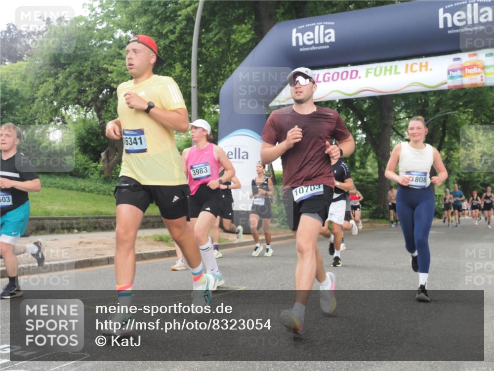 29.06.2025 - hella hamburg halbmarathon KatJ http://msf.ph/oto/8323054 29.06.2025 10:46:09 Zwischen KM18-KM19 3425, 3983, 4502, 6997, 7065, 7287, 8585 meine-sportfotos.de