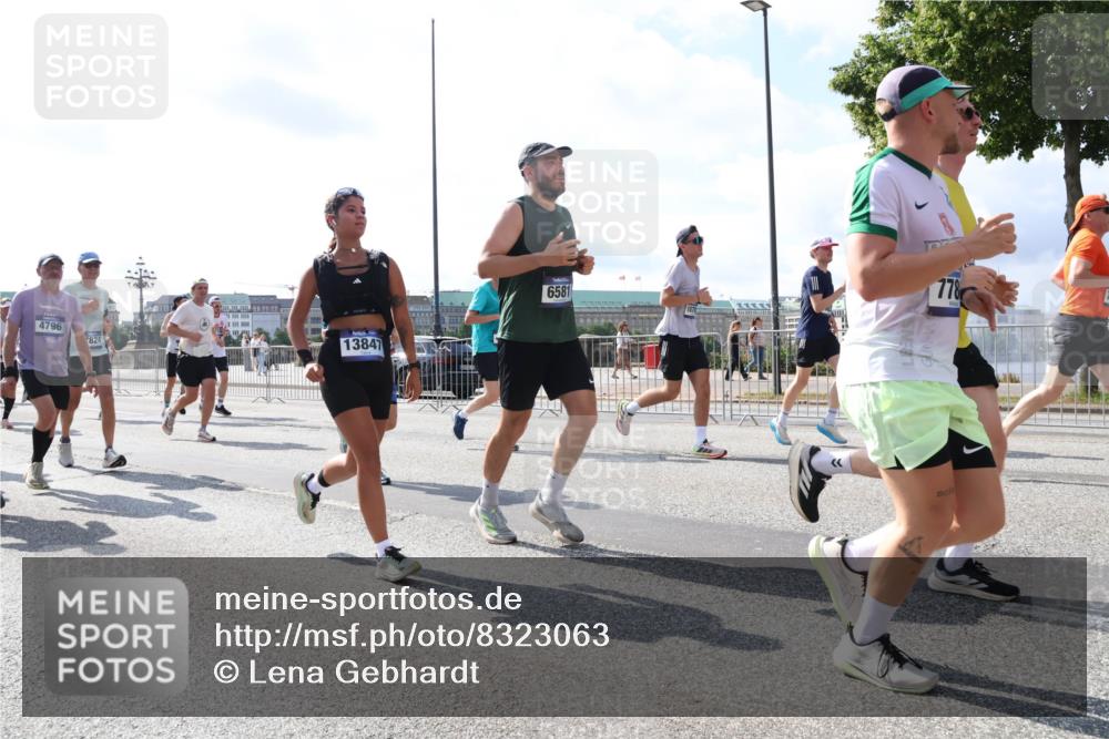 29.06.2025 - hella hamburg halbmarathon Lena Gebhardt http://msf.ph/oto/8323063 29.06.2025 10:00:09 Lombardsbrücke 4796, 824, 13847, 6581, 778, 107, 1006, 1019, 1125, 1180, 1239, 1264, 1526, 1834, 1914, 1955, 2027, 2086, 2099, 2159, 2346, 2348, 2364, 2447, 2582, 2584, 2606, 2652, 2676, 2677, 2730, 2910, 3042, 3177, 3181, 3319, 3836, 3861, 3898, 4013, 4231, 4419, 4594, 4632, 4772, 4796, 4813, 4940, 5015, 5134, 5272, 5277, 5341, 5728, 6082, 6084, 6104, 6174, 6201, 6202, 6220, 6260, 6462, 6470, 6581, 6587, 8330, 10031, 11568, 11844 meine-sportfotos.de