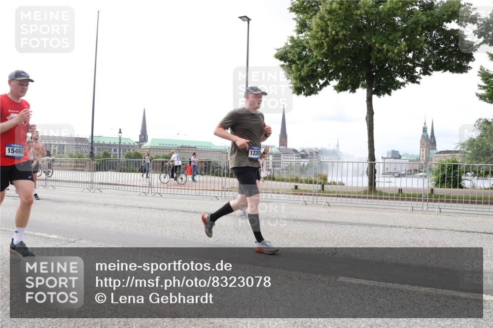 29.06.2025 - hella hamburg halbmarathon Lena Gebhardt http://msf.ph/oto/8323078 29.06.2025 10:23:04 Lombardsbrücke 15469, 12202, 1029, 1362, 1853, 2294, 2479, 2766, 2925, 3003, 3029, 3034, 3600, 3601, 4190, 4266, 4728, 4793, 5223, 5343, 5629, 6502, 6578, 6784, 6785, 6849, 7188, 7190, 7266, 7276, 7529, 7891, 7925, 8355, 8687, 8688, 8716, 8918, 8920, 9133, 9256, 9301, 9877, 9913, 10205, 10739, 10826, 11798, 12025, 12073, 12190, 12265, 13560, 13921, 14041, 14338, 14525, 14801, 14821, 16416, 16558, 17013, 17099, 17207, 17299, 17719 meine-sportfotos.de
