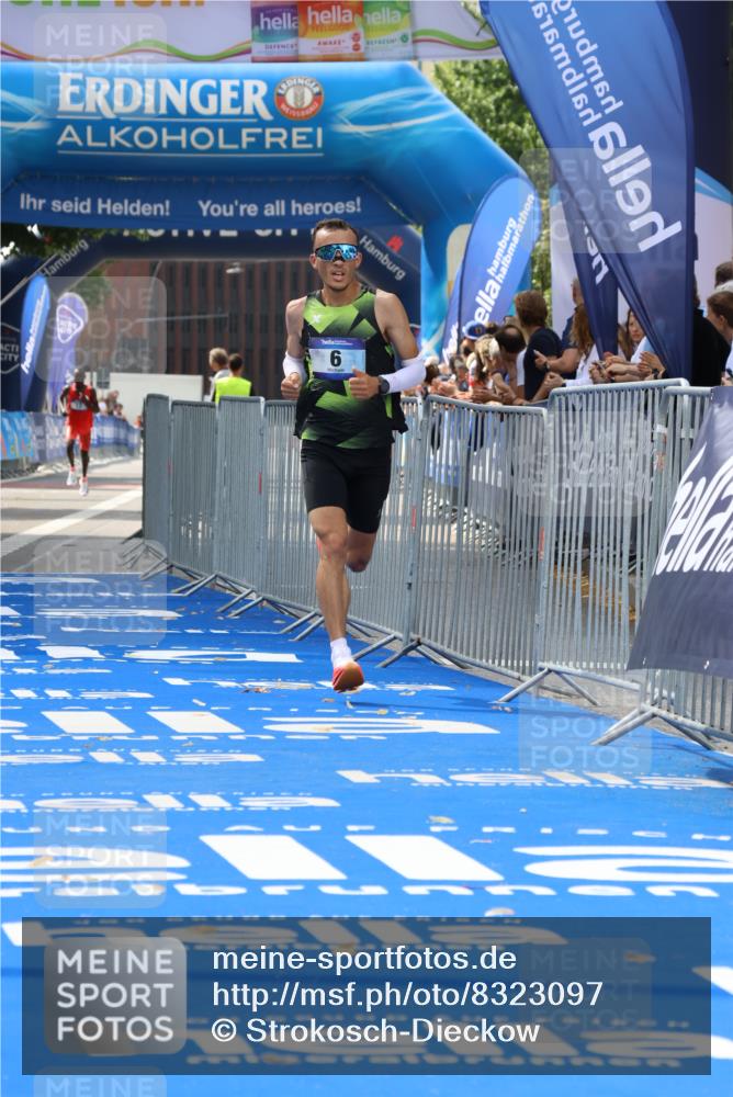 29.06.2025 - hella hamburg halbmarathon Strokosch-Dieckow http://msf.ph/oto/8323097 29.06.2025 10:03:42 Ziel 6 meine-sportfotos.de