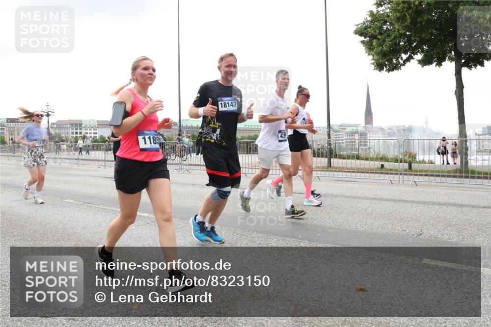 29.06.2025 - hella hamburg halbmarathon Lena Gebhardt http://msf.ph/oto/8323150 29.06.2025 10:47:19 Lombardsbrücke 1185, 18147, 423, 16, 1073, 1185, 1286, 1363, 1434, 1463, 1523, 1593, 1607, 1704, 1720, 1961, 2148, 2211, 2327, 2407, 2537, 2555, 2556, 2665, 2882, 2981, 2994, 3339, 3823, 4037, 4184, 4239, 4325, 4483, 4806, 4895, 4974, 4975, 5111, 5114, 5621, 5622, 5796, 5895, 5953, 6255, 6256, 6485, 6496, 6879, 6995, 7073, 7403, 7430, 7431, 7630, 7631, 8105, 8131, 8270, 8486, 8684, 8706, 8915, 8953, 8967, 9018, 11351, 11458, 11730, 11738 meine-sportfotos.de