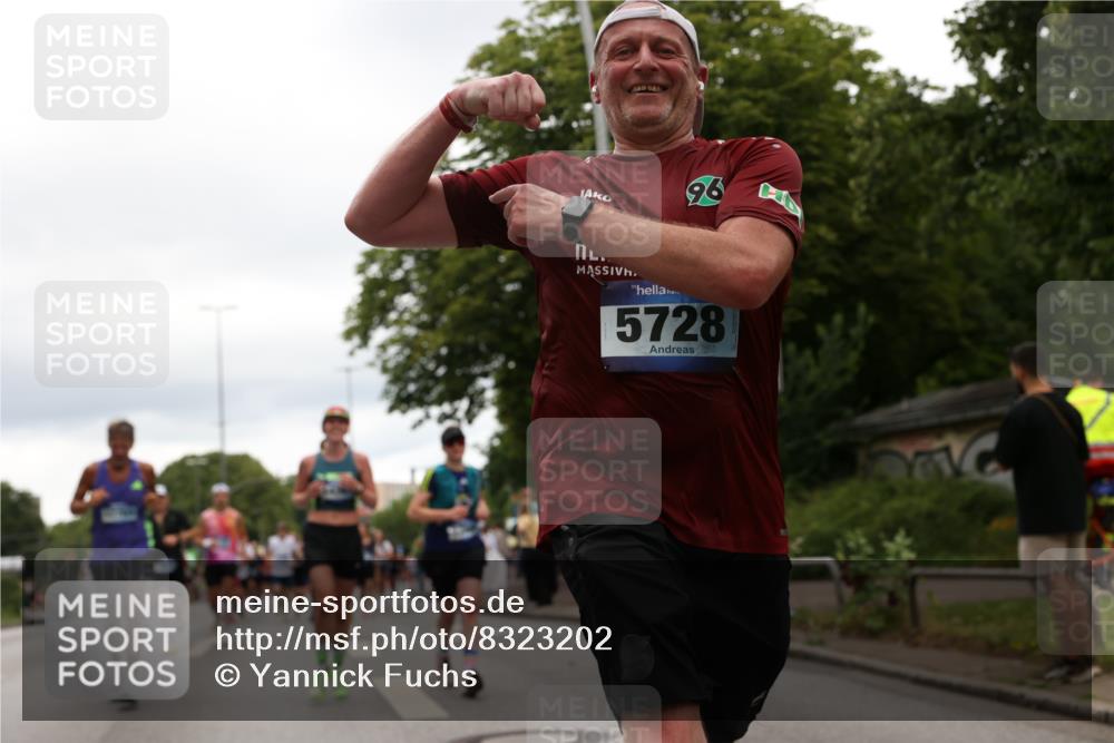 29.06.2025 - hella hamburg halbmarathon Yannick Fuchs http://msf.ph/oto/8323202 29.06.2025 10:51:18 20KM 1200, 1239, 1387, 1563, 1715, 1719, 1972, 2236, 2282, 2417, 2652, 3575, 4261, 5015, 5134, 5391, 5457, 5458, 5728, 6720, 6892, 7159, 7269, 8744, 9577, 10383, 10408, 11832, 12144, 12509, 12773, 12774, 13245, 13376, 13523, 13664, 14361, 14737, 14881, 14951, 15090, 15110, 15125, 15189, 15220, 15349, 15664, 16093, 16418, 16830, 16909, 17201, 17758, 17769, 17848, 18388 meine-sportfotos.de