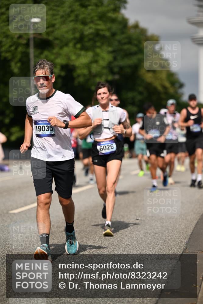 29.06.2025 - hella hamburg halbmarathon Dr. Thomas Lammeyer http://msf.ph/oto/8323242 29.06.2025 10:17:27 Kennedybrücke 1007, 1194, 1859, 1939, 2055, 2359, 2721, 2904, 2961, 2987, 3218, 3729, 4950, 5232, 6026, 6207, 7346, 7460, 8279, 8913, 9128, 9612 meine-sportfotos.de