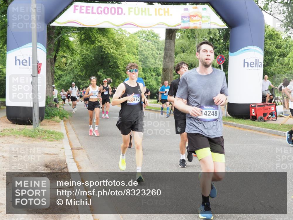 29.06.2025 - hella hamburg halbmarathon MichiJ http://msf.ph/oto/8323260 29.06.2025 10:37:27 Zwischen KM18-KM19 1216, 1381, 4261, 5978, 6712, 9695, 13159, 13225, 13688, 14012, 14248, 15523, 15620, 16731, 18064, 18370, 18489, 19020 meine-sportfotos.de