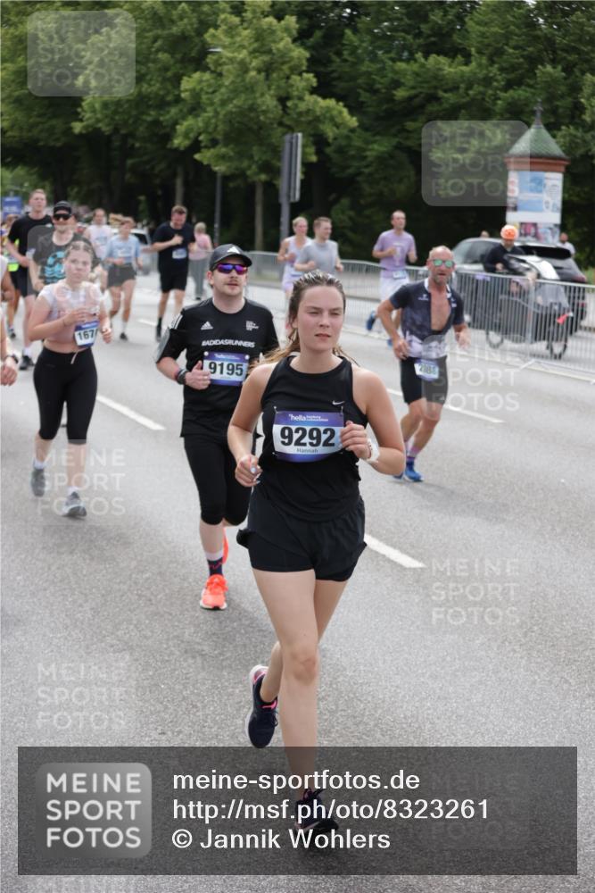 29.06.2025 - hella hamburg halbmarathon Jannik Wohlers http://msf.ph/oto/8323261 29.06.2025 10:39:39 Lombardsbrücke 1058, 1076, 1291, 1586, 1691, 1899, 2019, 2254, 2866, 2888, 3515, 3607, 3808, 3882, 3883, 3884, 4173, 4471, 5229, 5263, 5654, 5877, 5901, 6097, 6548, 6698, 6750, 6890, 6920, 7045, 7455, 7456, 8107, 8612, 8622, 8815, 8865, 8866, 9187, 9195, 9292, 9495, 10648, 10806, 10818, 10901, 10939, 10953, 11188, 11242, 11244, 11717, 11874, 12414, 12883, 12906, 13005, 13069, 13577, 13644, 14327, 14578, 15111, 16532, 16784, 18157, 19163 meine-sportfotos.de