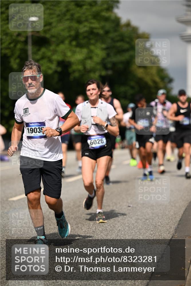 29.06.2025 - hella hamburg halbmarathon Dr. Thomas Lammeyer http://msf.ph/oto/8323281 29.06.2025 10:17:27 Kennedybrücke 1007, 1194, 1859, 1939, 2055, 2359, 2721, 2904, 2961, 2987, 3218, 3729, 4950, 5232, 6026, 6207, 7346, 7460, 8279, 8913, 9128, 9612 meine-sportfotos.de