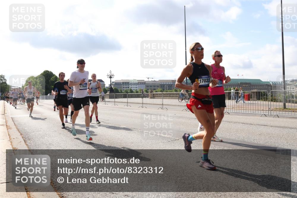 29.06.2025 - hella hamburg halbmarathon Lena Gebhardt http://msf.ph/oto/8323312 29.06.2025 09:48:19 Lombardsbrücke 15931, 12916, 1873, 17643, 10404, 17022, 8220, 1164, 1290, 1385, 1505, 1562, 1710, 1743, 2399, 2714, 2767, 3480, 3959, 4602, 4860, 5091, 5092, 5315, 5554, 5709, 6684, 6829, 6990, 7884, 8362, 8933, 9178, 9403, 9944, 10384, 10404, 10793, 10852, 10900, 11202, 11227, 11620, 11745, 11929, 12051, 12290, 12488, 12514, 12865, 12916, 13483, 13595, 13798, 13854, 13975, 14387, 14875, 14908, 14934, 14952, 15015, 15261, 15415, 15701, 15931, 15959, 15965, 16119, 16158 meine-sportfotos.de