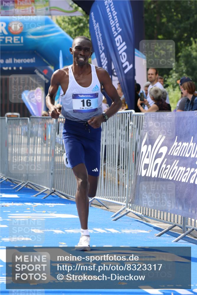 29.06.2025 - hella hamburg halbmarathon Strokosch-Dieckow http://msf.ph/oto/8323317 29.06.2025 10:03:12 Ziel 16 meine-sportfotos.de