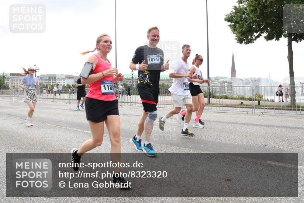 29.06.2025 - hella hamburg halbmarathon Lena Gebhardt http://msf.ph/oto/8323320 29.06.2025 10:47:20 Lombardsbrücke 11378, 118, 18147, 4239, 1073, 1185, 1286, 1434, 1463, 1523, 1593, 1607, 1704, 1720, 1961, 2148, 2211, 2327, 2407, 2537, 2555, 2556, 2665, 2882, 2981, 2994, 3339, 4037, 4184, 4239, 4325, 4423, 4483, 4806, 4895, 4974, 4975, 5111, 5114, 5621, 5622, 5796, 5895, 5953, 6255, 6256, 6485, 6496, 6879, 6995, 7073, 7403, 7430, 7431, 7630, 7631, 8105, 8131, 8270, 8486, 8684, 8706, 8915, 8953, 8967, 9018, 11351, 11458, 11730, 11738 meine-sportfotos.de