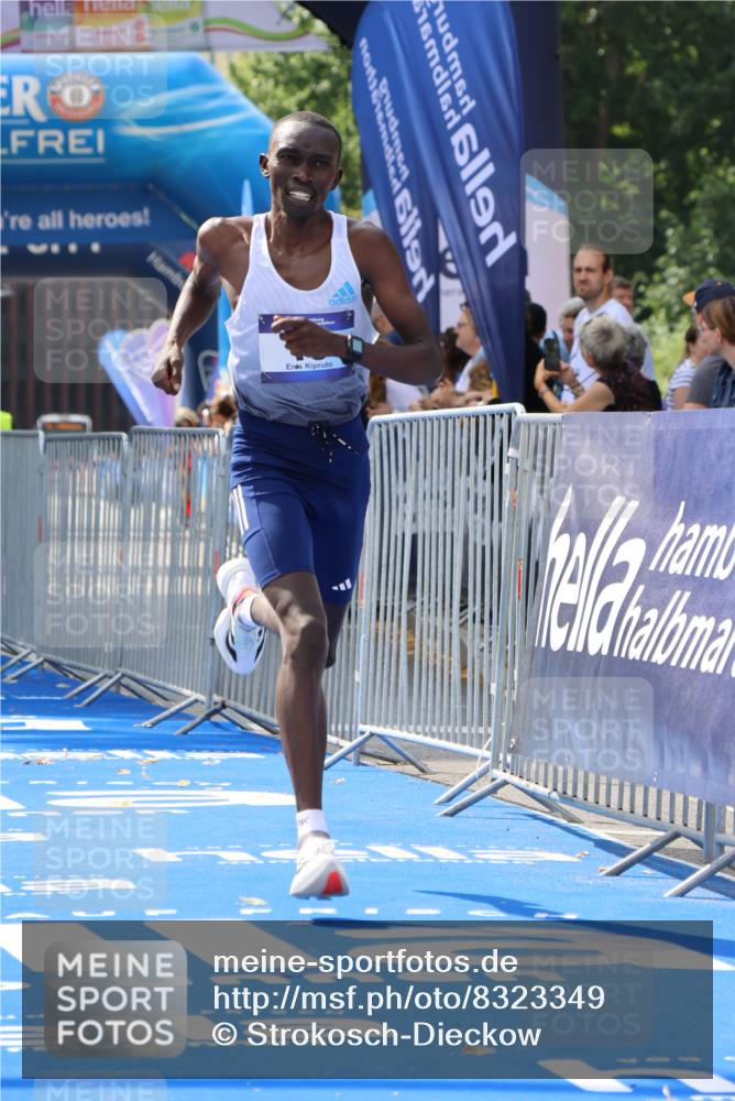 29.06.2025 - hella hamburg halbmarathon Strokosch-Dieckow http://msf.ph/oto/8323349 29.06.2025 10:03:12 Ziel 16 meine-sportfotos.de