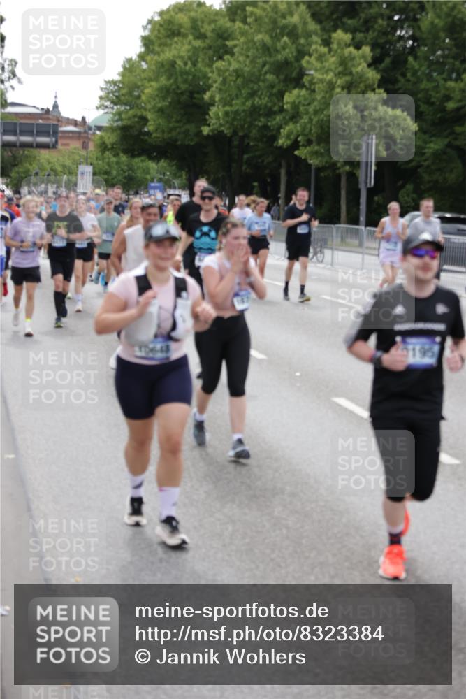 29.06.2025 - hella hamburg halbmarathon Jannik Wohlers http://msf.ph/oto/8323384 29.06.2025 10:39:39 Lombardsbrücke 1058, 1076, 1291, 1586, 1691, 1899, 2019, 2254, 2866, 2888, 3515, 3607, 3808, 3882, 3883, 3884, 4173, 4471, 5229, 5263, 5654, 5877, 5901, 6097, 6548, 6698, 6750, 6890, 6920, 7045, 7455, 7456, 8107, 8612, 8622, 8815, 8865, 8866, 9187, 9195, 9292, 9495, 10648, 10806, 10818, 10901, 10939, 10953, 11188, 11242, 11244, 11717, 11874, 12414, 12883, 12906, 13005, 13069, 13577, 13644, 14327, 14578, 15111, 16532, 16784, 18157, 19163 meine-sportfotos.de