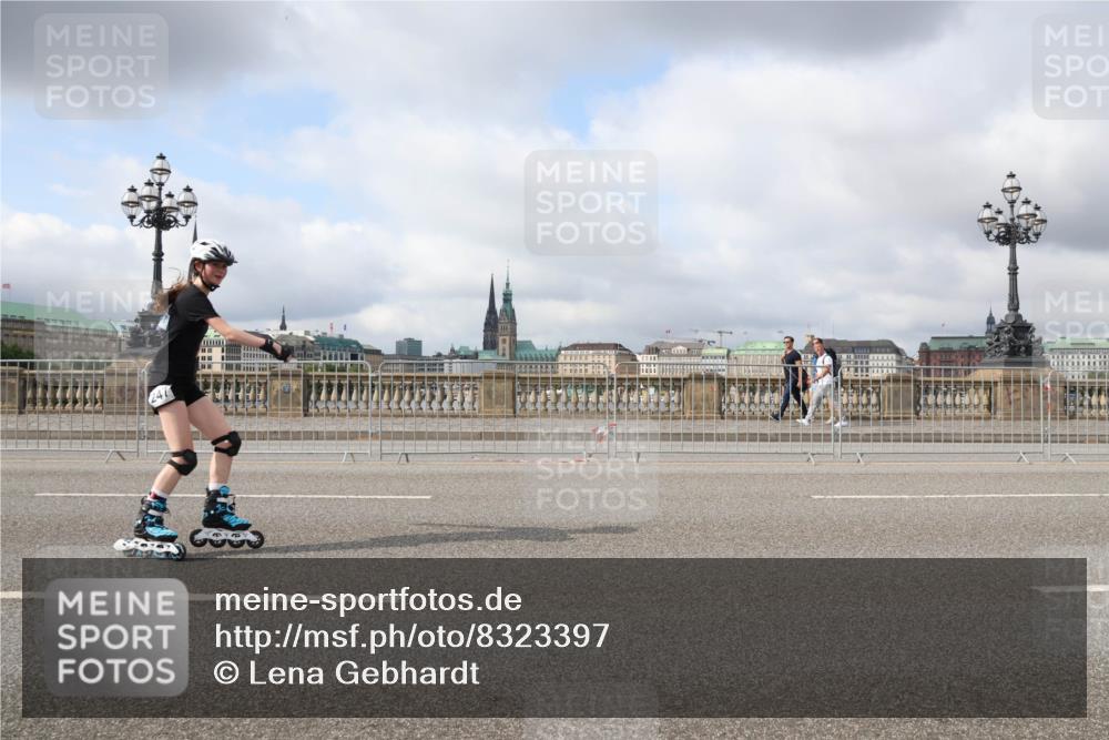 29.06.2025 - hella hamburg halbmarathon Lena Gebhardt http://msf.ph/oto/8323397 29.06.2025 09:08:10 Lombardsbrücke 247 meine-sportfotos.de