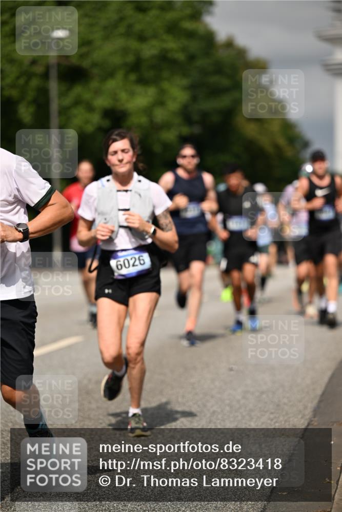 29.06.2025 - hella hamburg halbmarathon Dr. Thomas Lammeyer http://msf.ph/oto/8323418 29.06.2025 10:17:28 Kennedybrücke 1007, 1194, 1859, 1939, 2055, 2359, 2721, 2904, 2961, 2987, 3218, 3729, 4001, 4950, 5232, 6026, 6207, 7346, 7460, 8279, 8913, 9128, 9612 meine-sportfotos.de