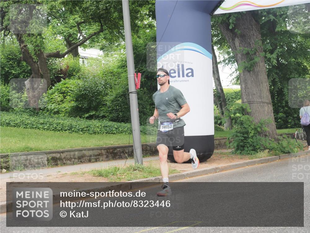 29.06.2025 - hella hamburg halbmarathon KatJ http://msf.ph/oto/8323446 29.06.2025 10:16:44 Zwischen KM18-KM19  meine-sportfotos.de