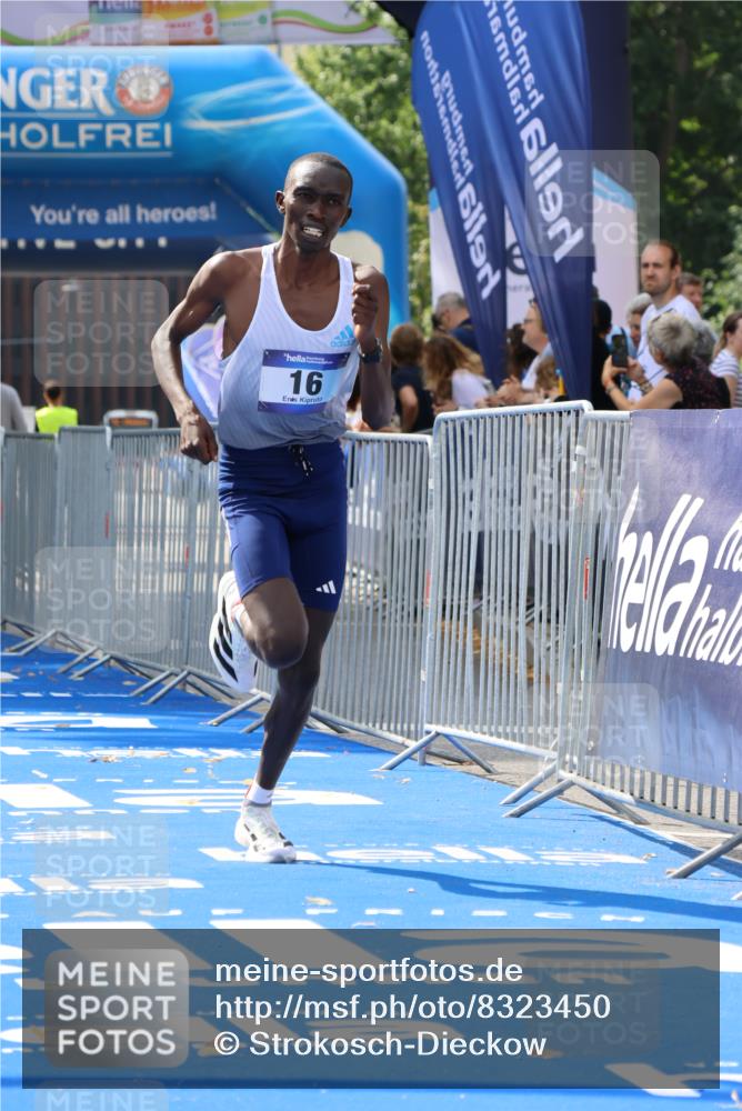 29.06.2025 - hella hamburg halbmarathon Strokosch-Dieckow http://msf.ph/oto/8323450 29.06.2025 10:03:12 Ziel 16 meine-sportfotos.de