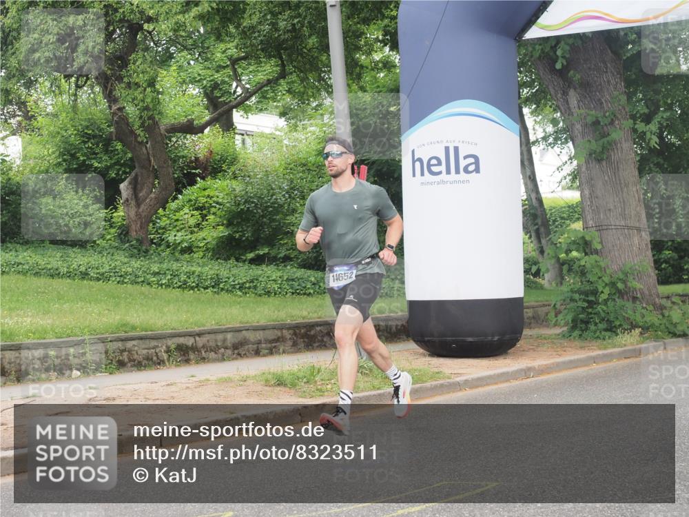 29.06.2025 - hella hamburg halbmarathon KatJ http://msf.ph/oto/8323511 29.06.2025 10:16:45 Zwischen KM18-KM19  meine-sportfotos.de