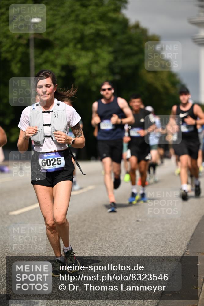 29.06.2025 - hella hamburg halbmarathon Dr. Thomas Lammeyer http://msf.ph/oto/8323546 29.06.2025 10:17:28 Kennedybrücke 1007, 1194, 1859, 1939, 2055, 2359, 2721, 2904, 2961, 2987, 3218, 3729, 4001, 4950, 5232, 6026, 6207, 7346, 7460, 8279, 8913, 9128, 9612 meine-sportfotos.de