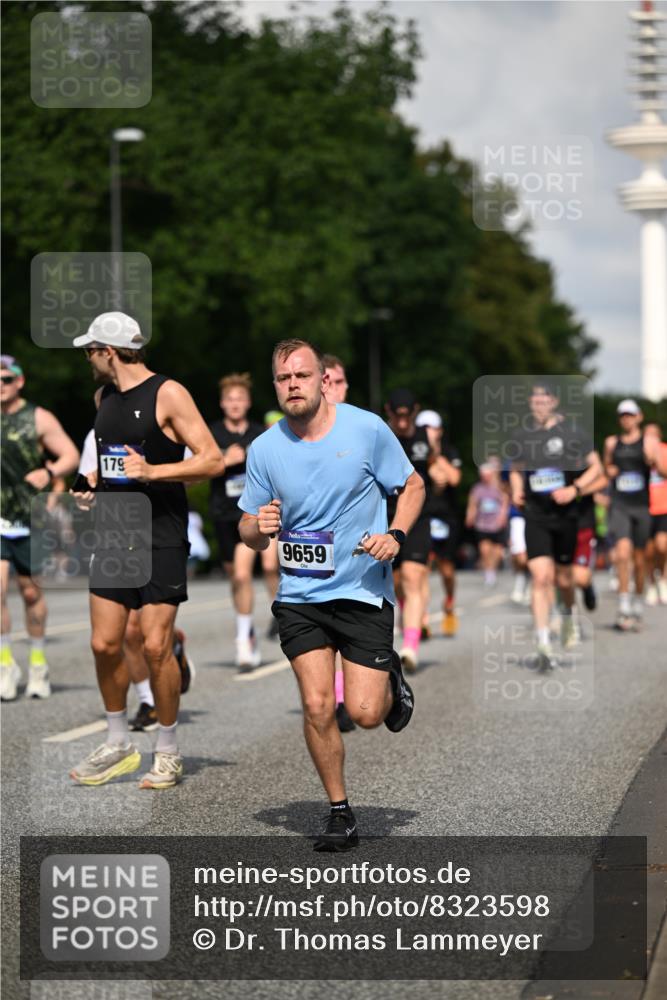 29.06.2025 - hella hamburg halbmarathon Dr. Thomas Lammeyer http://msf.ph/oto/8323598 29.06.2025 09:55:35 Kennedybrücke 1312, 1353, 1569, 1763, 2653, 2880, 3437, 3618, 3697, 4565, 4991, 5014, 5047, 5129, 5231, 5690, 5987, 6490, 6700, 6770, 8074, 8359, 8564, 8900, 9358, 9547, 9659, 10319, 10978, 11021, 11062 meine-sportfotos.de