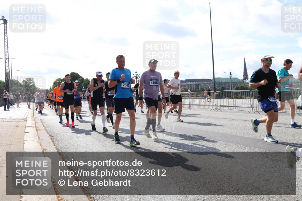 29.06.2025 - hella hamburg halbmarathon Lena Gebhardt http://msf.ph/oto/8323612 29.06.2025 10:00:10 Lombardsbrücke 447, 7717, 663, 2582, 4796, 1006, 1019, 1125, 1180, 1239, 1264, 1526, 1544, 1681, 1834, 1914, 2027, 2086, 2099, 2159, 2346, 2348, 2364, 2426, 2447, 2582, 2584, 2606, 2652, 2676, 2677, 2730, 2910, 3042, 3177, 3181, 3319, 3836, 3861, 3898, 4013, 4231, 4419, 4594, 4632, 4772, 4796, 4813, 4940, 5015, 5134, 5272, 5277, 5341, 5728, 6082, 6084, 6104, 6174, 6201, 6202, 6220, 6260, 6462, 6470, 6581, 6587, 8330, 10031, 11568, 11844 meine-sportfotos.de