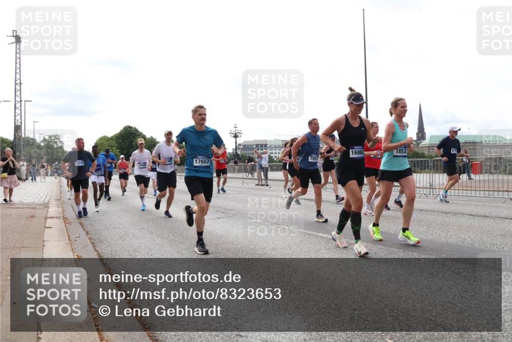 29.06.2025 - hella hamburg halbmarathon Lena Gebhardt http://msf.ph/oto/8323653 29.06.2025 10:23:06 Lombardsbrücke 16863, 1853, 13248, 190, 4266, 17657, 7891, 951, 1029, 1362, 1853, 2294, 2766, 2925, 3003, 3029, 3034, 3600, 3601, 4190, 4266, 4728, 4793, 5223, 5343, 5629, 6502, 6578, 6784, 6785, 6849, 7188, 7190, 7266, 7529, 7820, 7891, 7925, 8687, 8688, 8716, 8918, 8920, 9133, 9256, 9301, 9877, 9913, 10205, 10739, 10826, 11798, 12025, 12073, 12190, 12265, 13560, 13921, 14041, 14338, 14525, 14801, 14821, 16416, 16558, 17013, 17099, 17207, 17299, 17719 meine-sportfotos.de