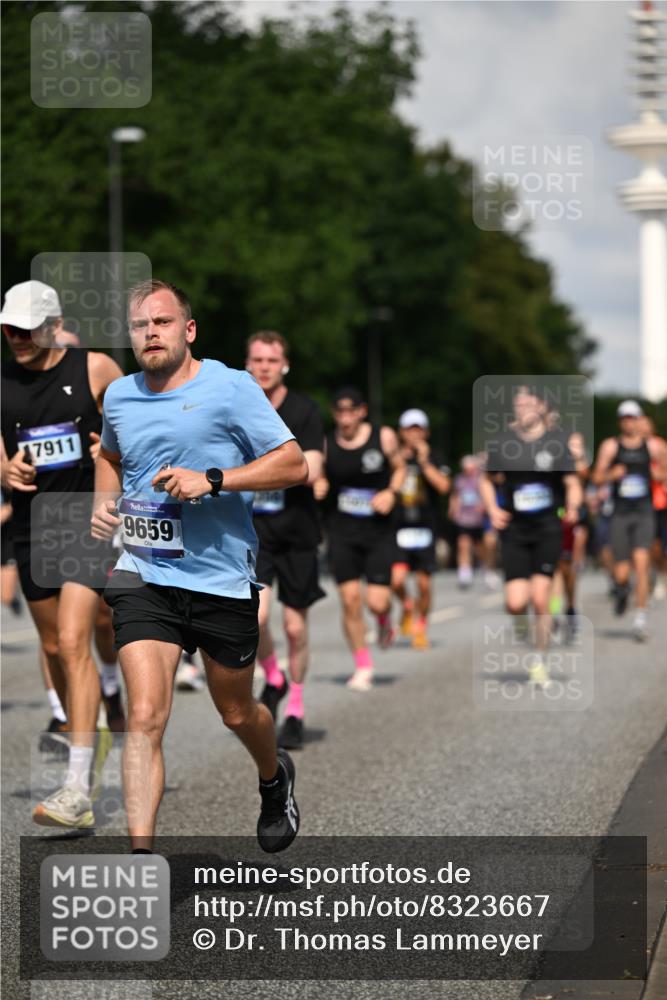 29.06.2025 - hella hamburg halbmarathon Dr. Thomas Lammeyer http://msf.ph/oto/8323667 29.06.2025 09:55:36 Kennedybrücke 1312, 1353, 1569, 1763, 2653, 2880, 3437, 3618, 3697, 4565, 4991, 5014, 5047, 5129, 5231, 5690, 5987, 6490, 6700, 6770, 7185, 8074, 8359, 8564, 8900, 9358, 9547, 9659, 10319, 10978, 11021, 11062 meine-sportfotos.de