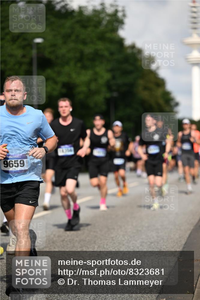29.06.2025 - hella hamburg halbmarathon Dr. Thomas Lammeyer http://msf.ph/oto/8323681 29.06.2025 09:55:36 Kennedybrücke 1312, 1353, 1569, 1763, 2653, 2880, 3437, 3618, 3697, 4565, 4991, 5014, 5047, 5129, 5231, 5690, 5987, 6490, 6700, 6770, 7185, 8074, 8359, 8564, 8900, 9358, 9547, 9659, 10319, 10978, 11021, 11062 meine-sportfotos.de