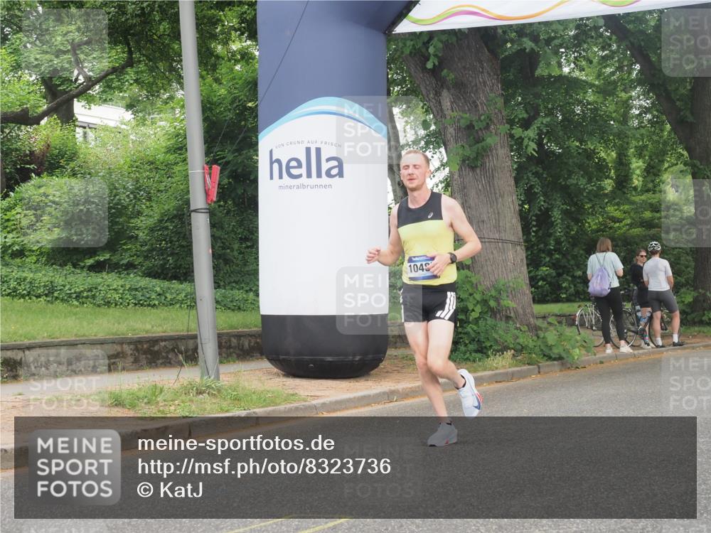 29.06.2025 - hella hamburg halbmarathon KatJ http://msf.ph/oto/8323736 29.06.2025 10:16:47 Zwischen KM18-KM19  meine-sportfotos.de