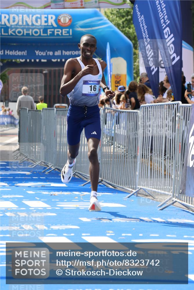 29.06.2025 - hella hamburg halbmarathon Strokosch-Dieckow http://msf.ph/oto/8323742 29.06.2025 10:03:12 Ziel 16 meine-sportfotos.de