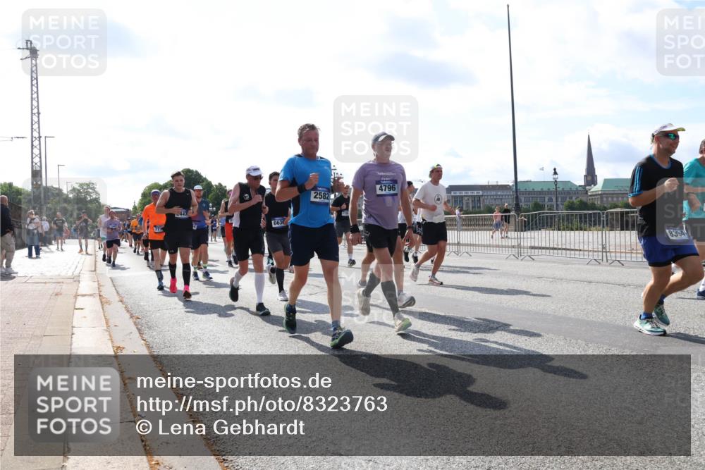 29.06.2025 - hella hamburg halbmarathon Lena Gebhardt http://msf.ph/oto/8323763 29.06.2025 10:00:10 Lombardsbrücke 6636, 2582, 172, 4796, 8394, 1006, 1019, 1125, 1180, 1239, 1264, 1526, 1544, 1681, 1834, 1914, 2027, 2086, 2099, 2159, 2346, 2348, 2364, 2426, 2447, 2582, 2584, 2606, 2652, 2676, 2677, 2730, 2910, 3042, 3177, 3181, 3319, 3836, 3861, 3898, 4013, 4231, 4419, 4594, 4632, 4772, 4796, 4813, 4940, 5015, 5134, 5272, 5277, 5341, 5728, 6082, 6084, 6104, 6174, 6201, 6202, 6220, 6260, 6462, 6470, 6581, 6587, 8330, 10031, 11568, 11844 meine-sportfotos.de